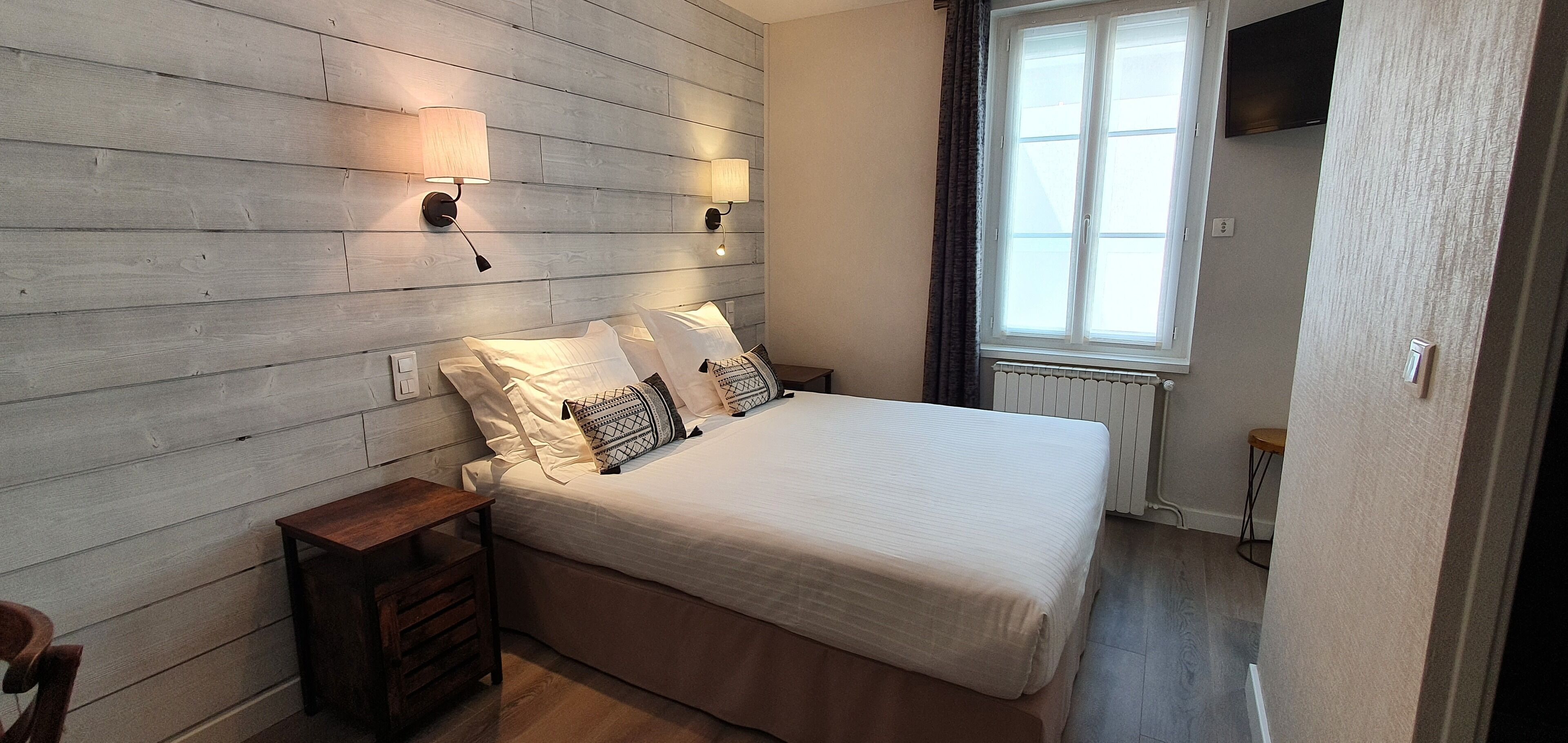 Premium bedding, in-room safe, individually decorated, desk