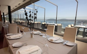 Se sirven almuerzos y cenas, cocina local