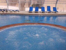 Bañera de hidromasaje interior