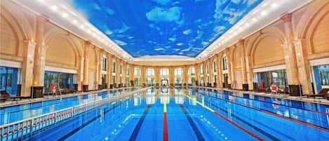 Piscine intérieure