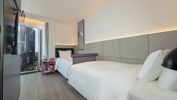 High Floor Standard Twin Room | Down comforters, in-room safe, blackout drapes, free WiFi