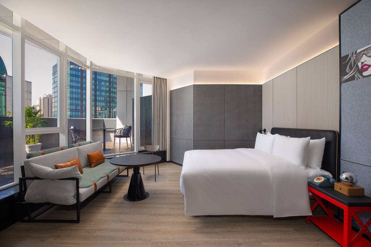 Garden Room | Down comforters, in-room safe, blackout drapes, WiFi (free)