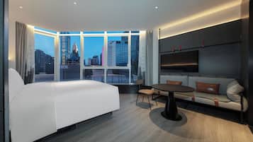 Garden Room | Down comforters, in-room safe, blackout drapes, free WiFi