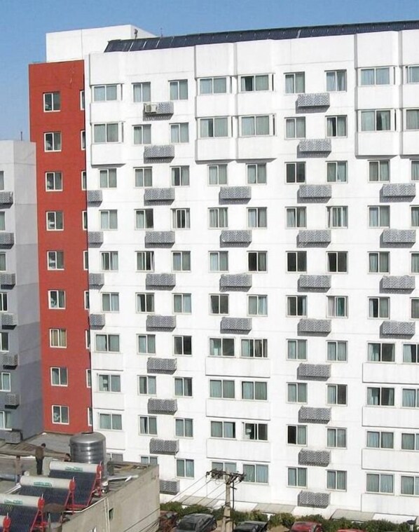 المنشأة من الخارج