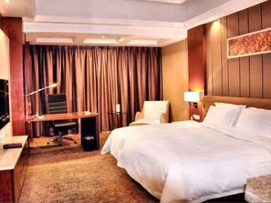 Deluxe Double Room | In-room safe, desk, blackout curtains, iron/ironing board - Dongguan Haixia Hotel (Dongguan)