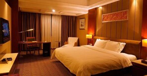 Deluxe Double Room | In-room safe, desk, blackout curtains, iron/ironing board - Dongguan Haixia Hotel (Dongguan)