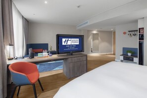 Suite, 1 letto king (Additional Living Area Top Floor) | Wi-Fi gratuito, lenzuola