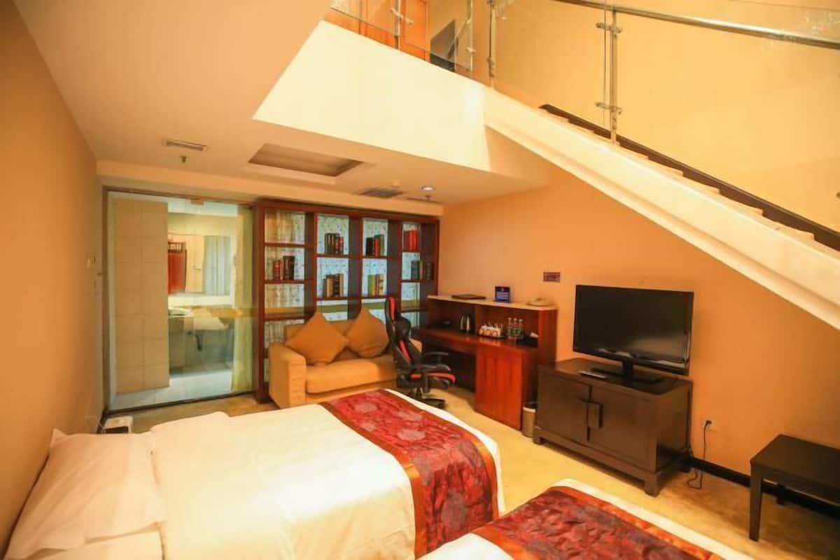 Minibar, caja de seguridad en la habitación y decoración personalizada