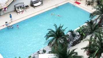 Piscina coperta, piscina all'aperto