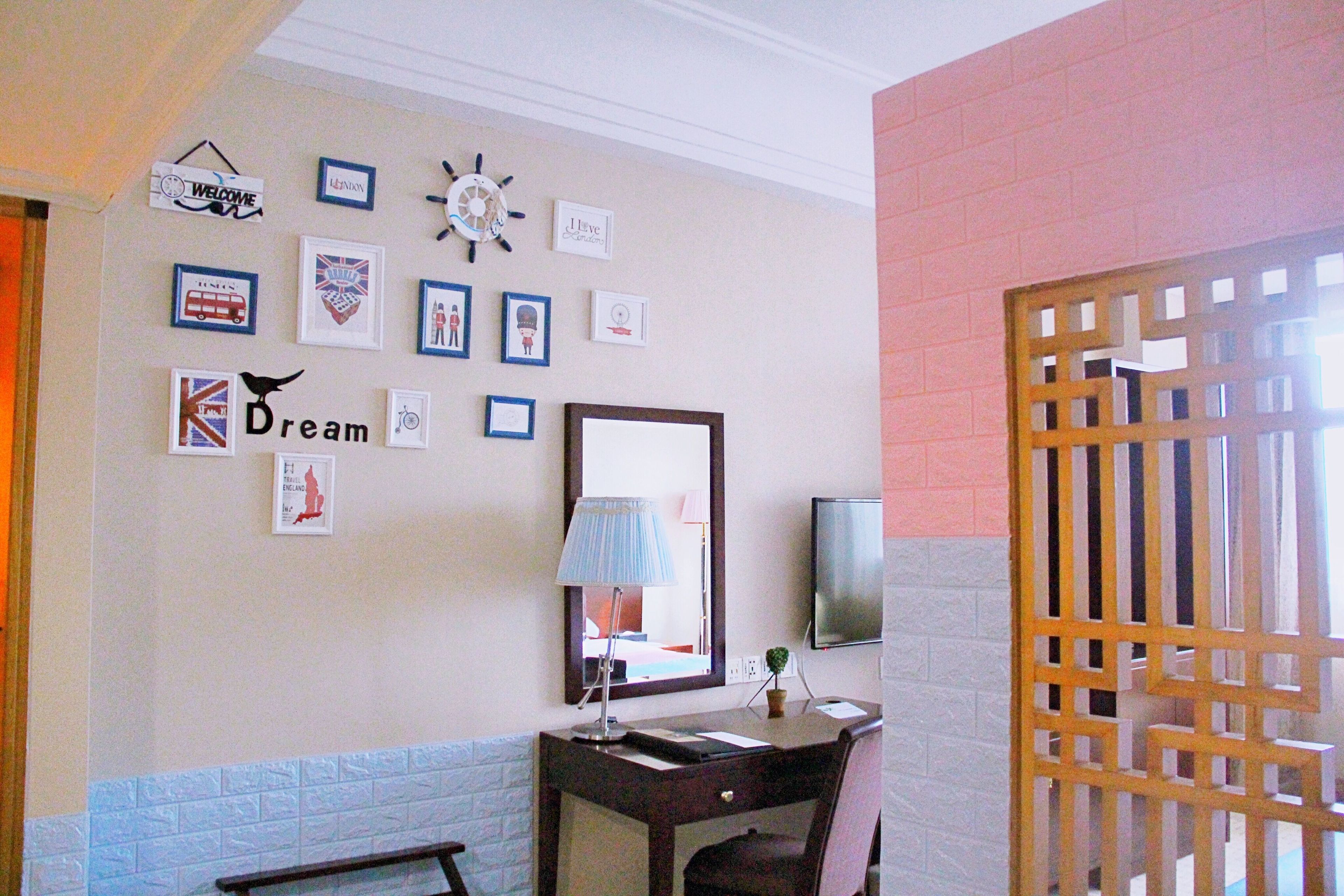 superior suite | premium bedding, in-room safe, individually decorated