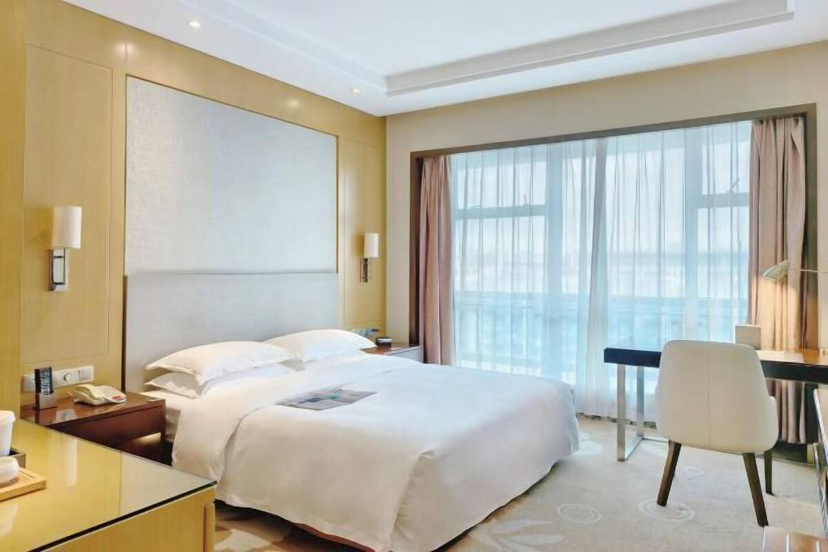 Seprai premium, brankas, dan didekorasi berbeda-beda