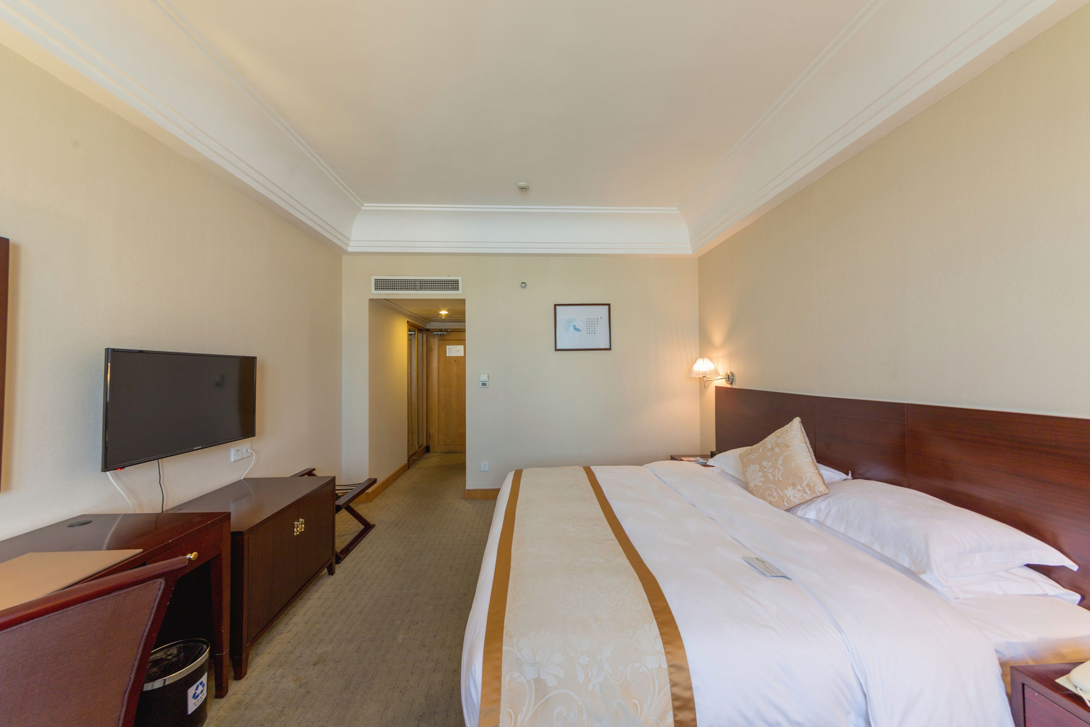 executive king room | premium bedding, in-room safe, individually decorated