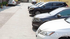 Free self parking - Home Inn (Shanghai)