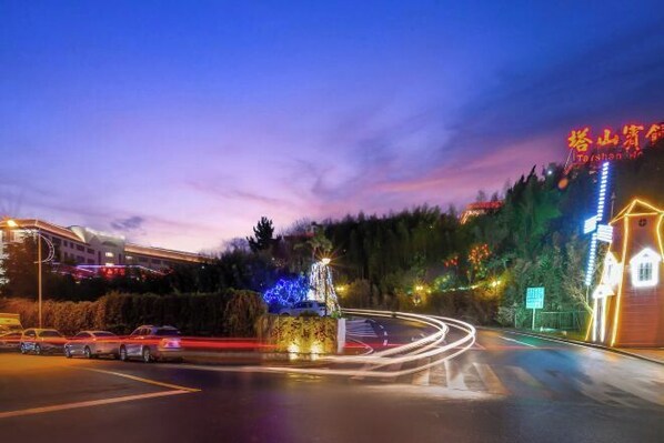 المنشأة من الخارج