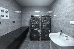 Unclassified image, 4 of 54, button - Beijing Henan Business Hotel (Beijing)