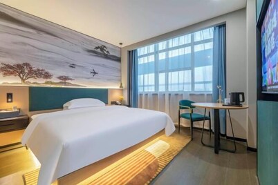 Nanyuan Ejiaplus Hotel (Ninghai Xizi International)