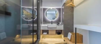 Nanyuan Ejiaplus Hotel (Ninghai Xizi International)