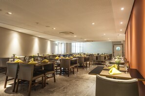 Frühstück, Mittagessen und Abendessen