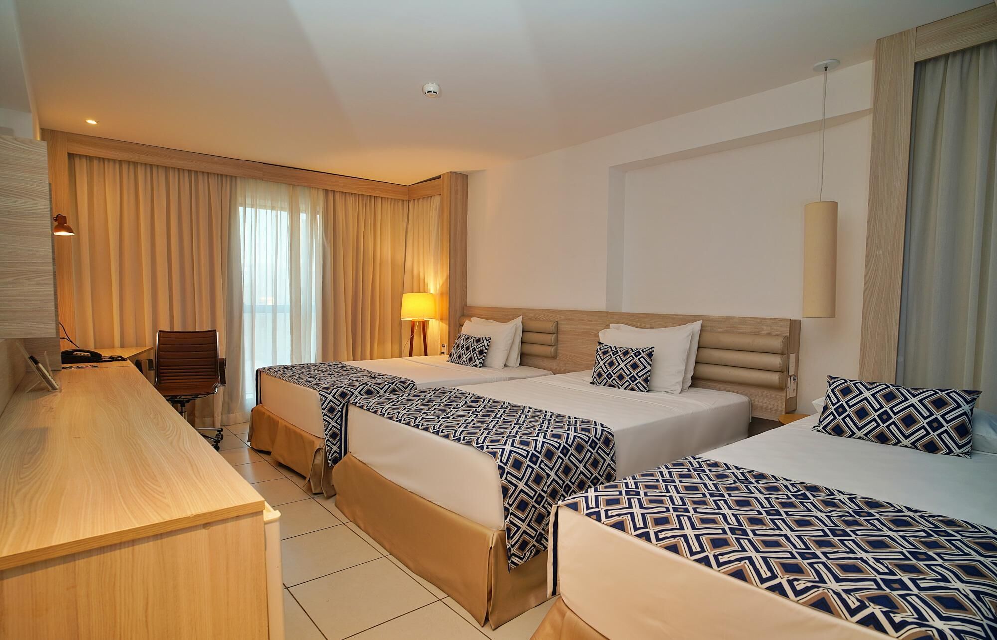 Minibar, Zimmersafe, laptopgeeigneter Arbeitsplatz