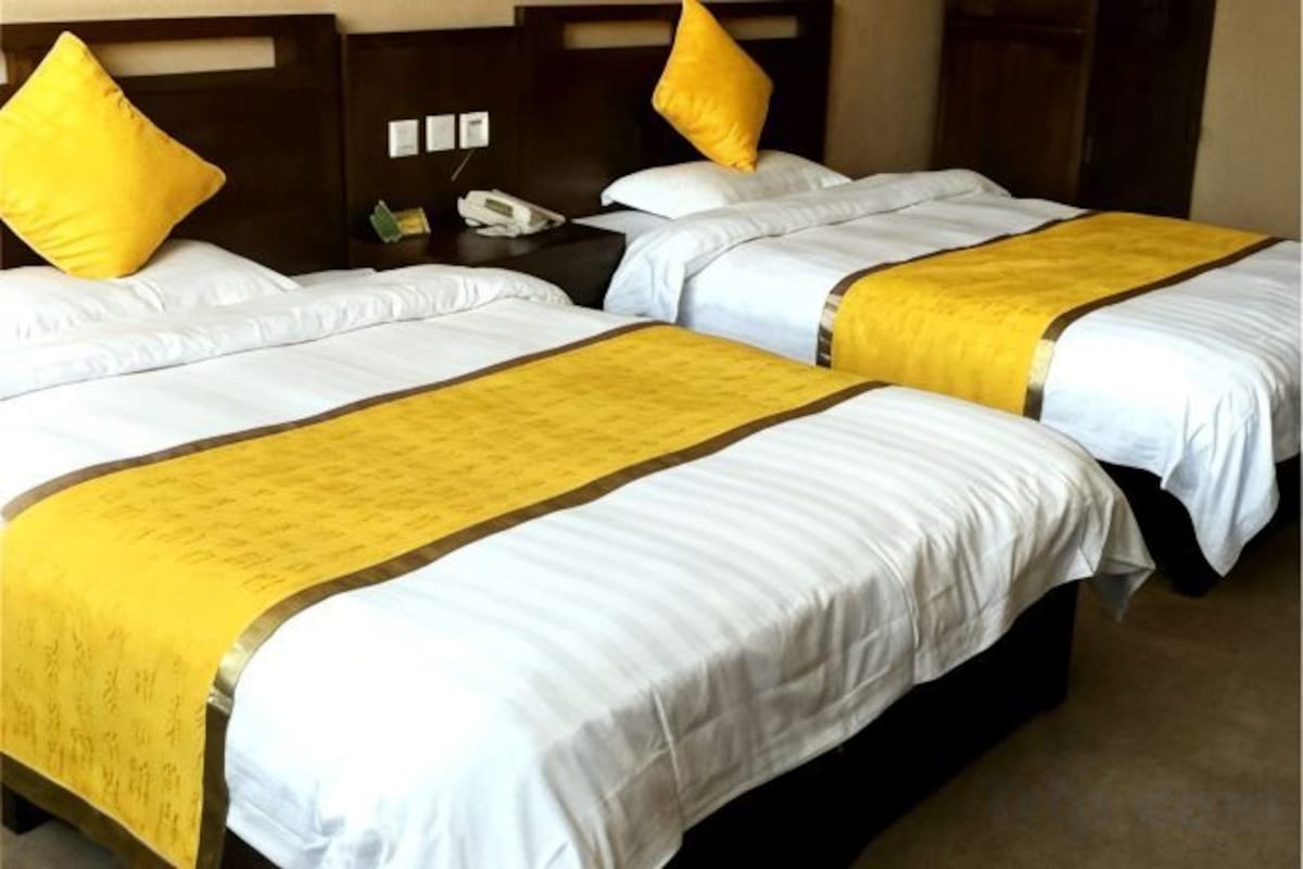 Business Standard Room