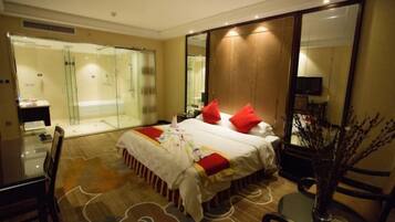 Minibar, in-room safe, iron/ironing board, Internet