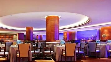 3 restaurants, Chinese cuisine