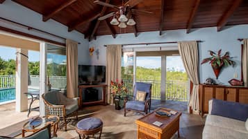 Apartment, 2 Bedrooms | 1 bedroom, individually decorated, individually furnished, desk