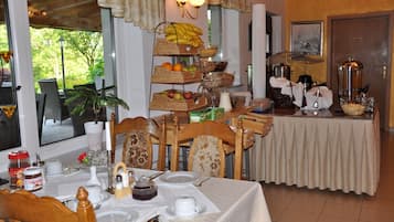 Colazione a buffet inclusa, servita tutte le mattine 