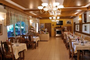 Free daily buffet breakfast - Nature Hotel Lukanc Bled (Bled)