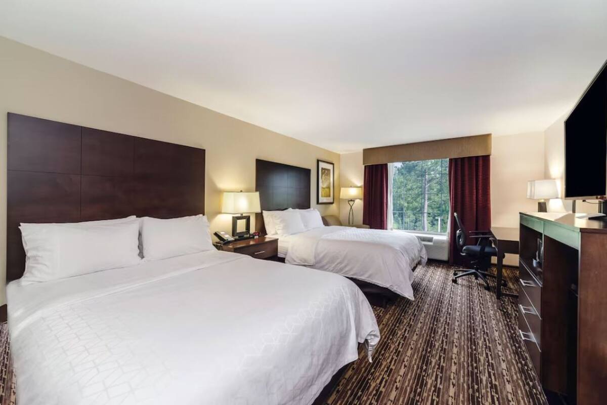 In-room safe, desk, blackout curtains, iron/ironing board