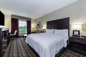 In-room safe, desk, iron/ironing board, free WiFi - Holiday Inn Express & Suites Aiken by IHG (Aiken)