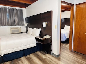 Deluxe Room | Iron/ironing board, free WiFi, bed sheets