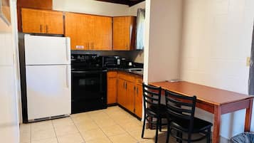 Refrigerador con freezer, microondas