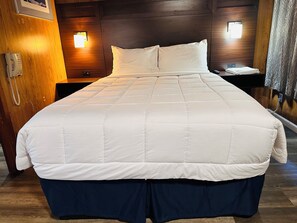 Standard Room | Iron/ironing board, free WiFi, bed sheets - Anchor Inn Motel (Blaine)