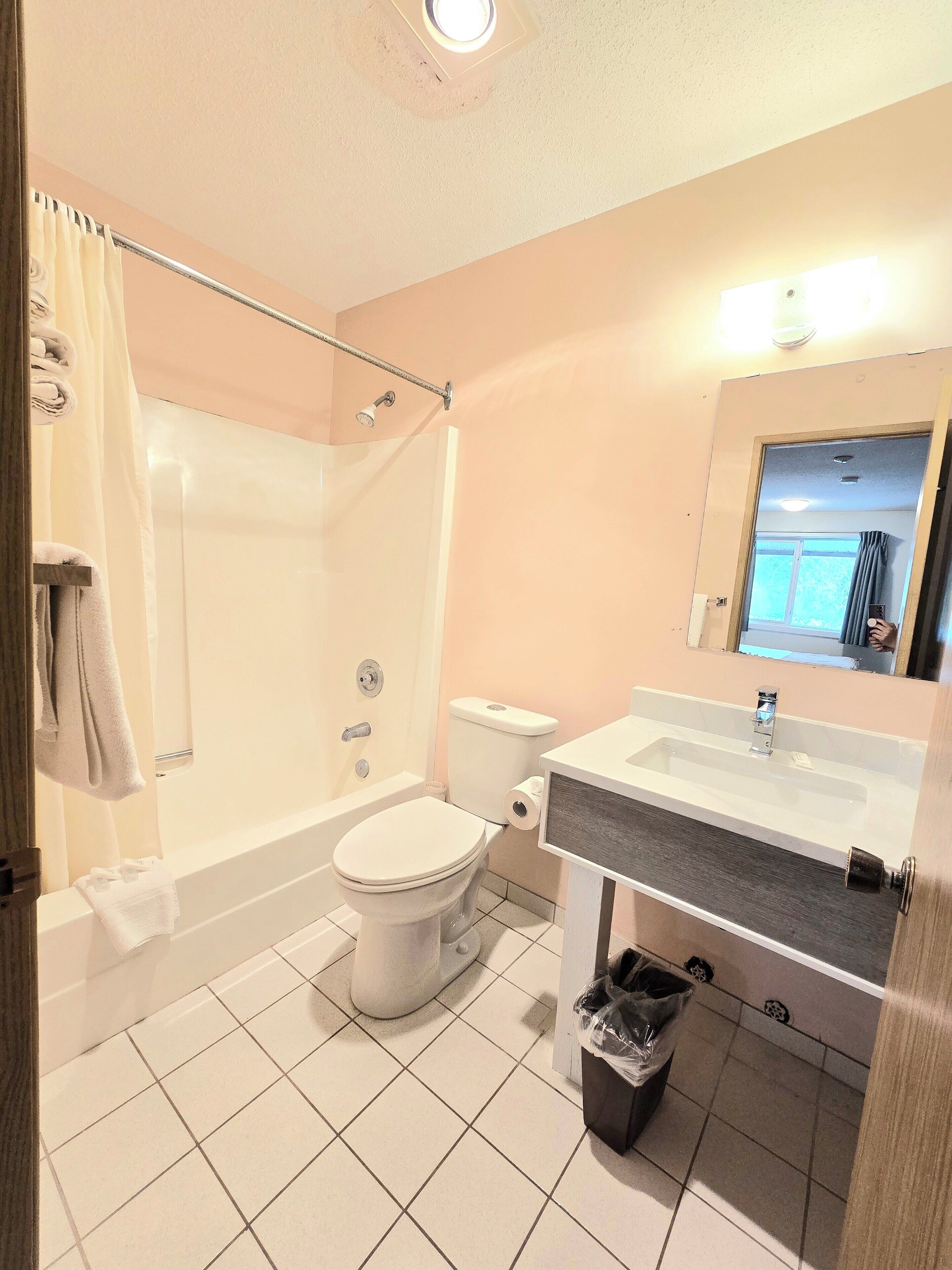 Standard Room, 1 Queen Bed