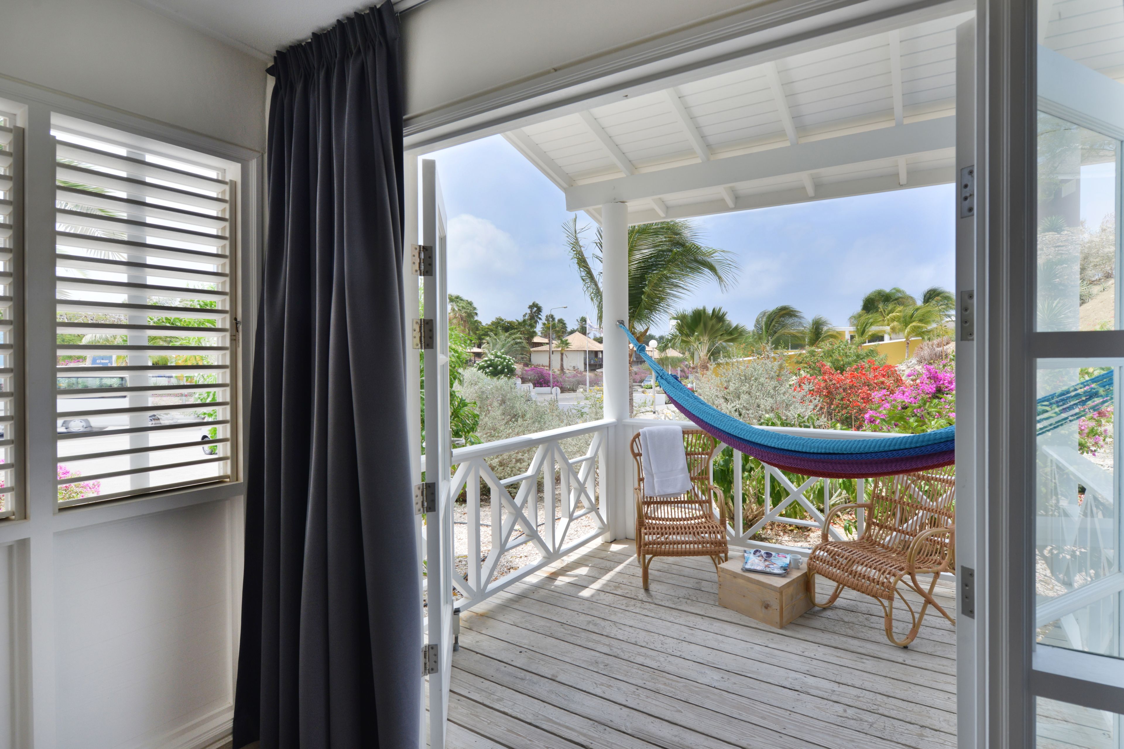 studio | terrace/patio