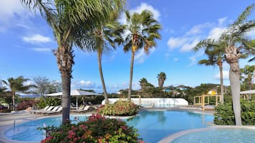 2 outdoor pools, free pool cabanas, pool loungers