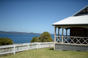 House, 4 Bedrooms, Oceanfront (The Queenslander) | 3 bedrooms, individually decorated, individually furnished