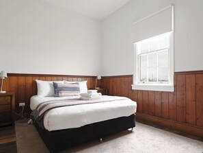 Casa, 3 habitaciones (Schoolhouse) | 3 habitaciones, decoración personalizada y muebles diferentes 