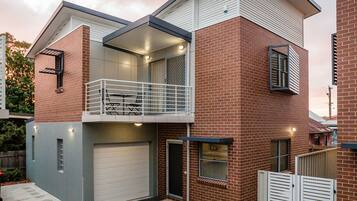 Façade de l’hébergement - soirée/nuit