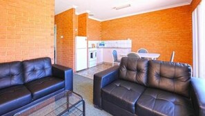 Deluxe 2 Bedroom Unit  | Living area