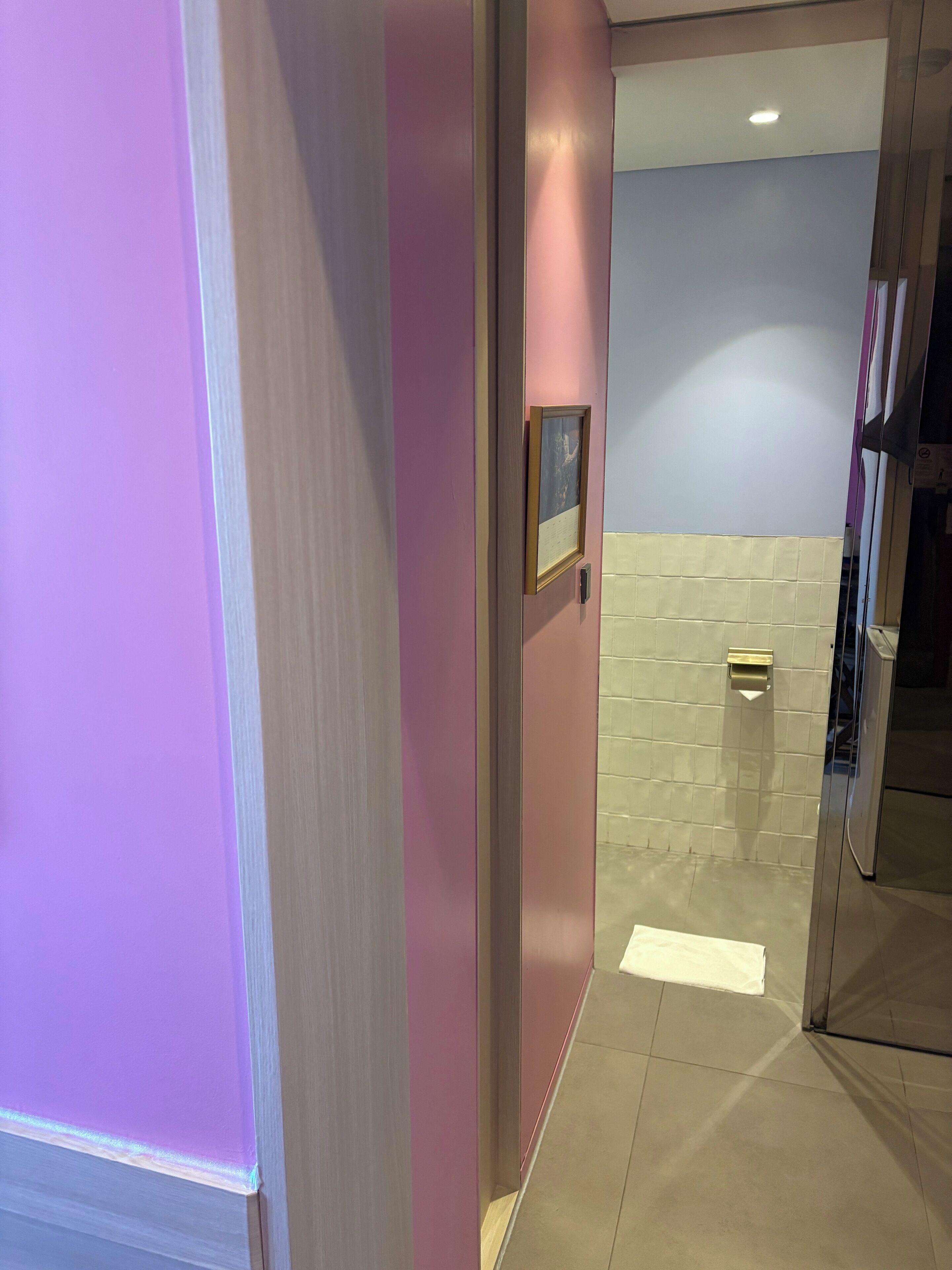 Single Room | Premium bedding, down comforters, individually decorated