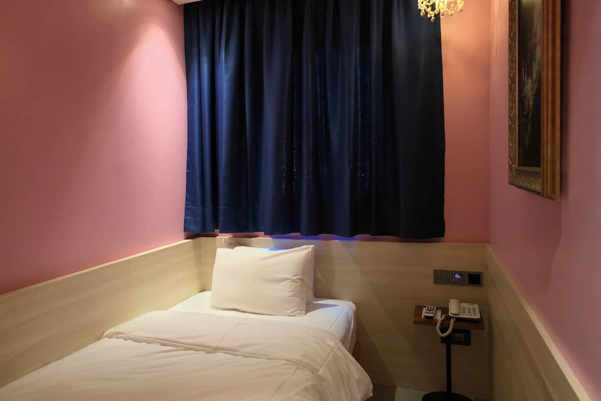 Basic Single Room | Premium bedding, down duvets, individually decorated