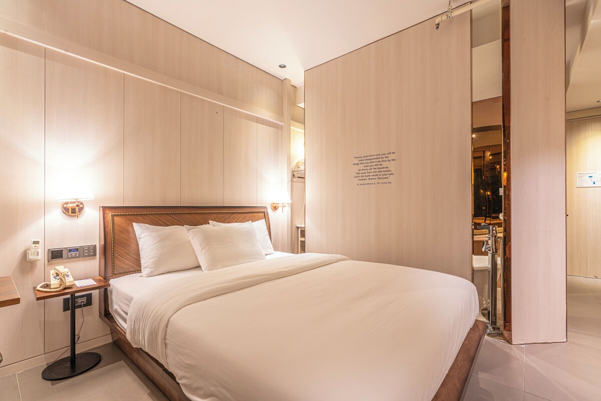 Deluxe Double Room | Premium bedding, down comforters, desk, blackout drapes