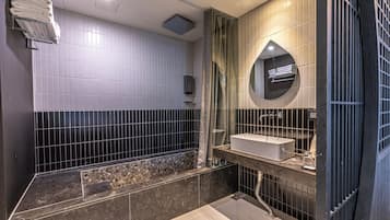 Family Room | Bathroom | Hair dryer, bathrobes, slippers, towels