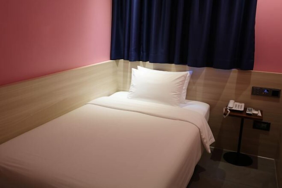 Ropa de cama de alta calidad, cubrecamas y escritorio 