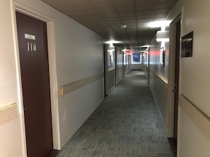 Hallway - Motel Le Transit (Mont-St-Hilaire)