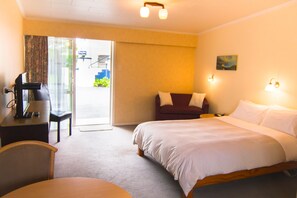 Studio, 1 Queen Bed - Broadway Lodge Motel (Stratford)