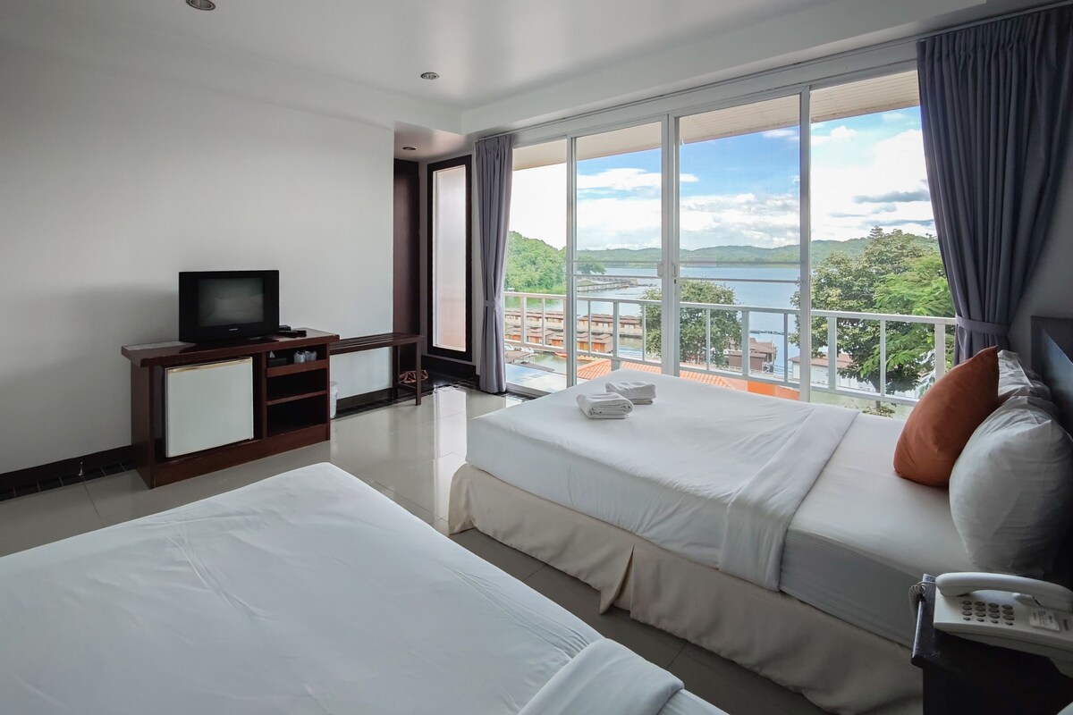 Hillside - Superior Room | Desk, blackout drapes, WiFi (free), individually decorated