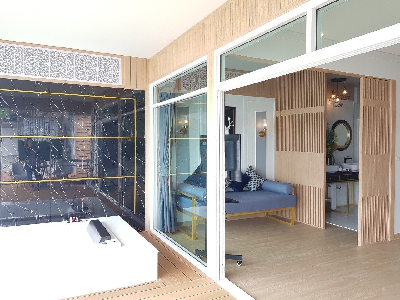 Island Grand Jacuzzi | مكتب وستائر تعتيم وواي فاي مجانًا وبديكورات فريدة لكل غرفة